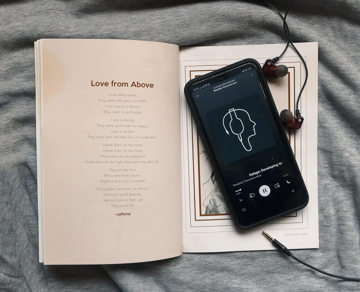 Audiobooks vs Physical Books: A Comparison for Busy Readers