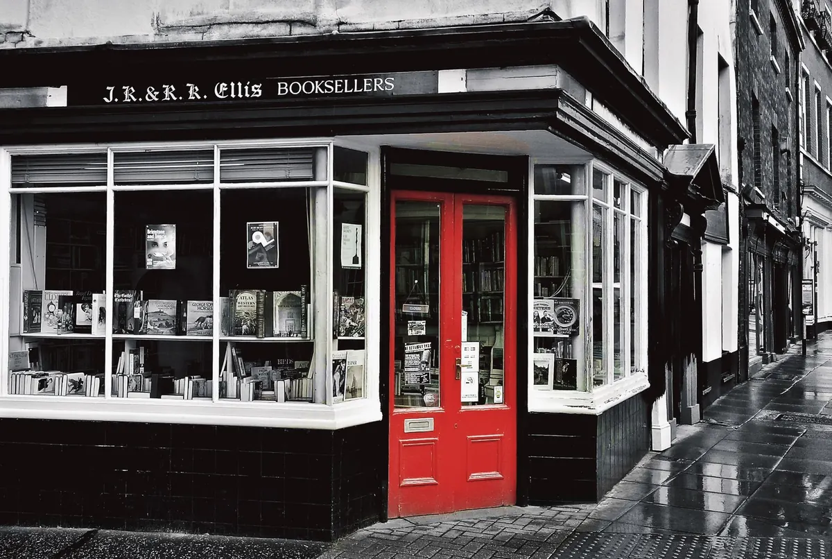 Best Bookshops in Edinburgh: A Local Reader's Guide
